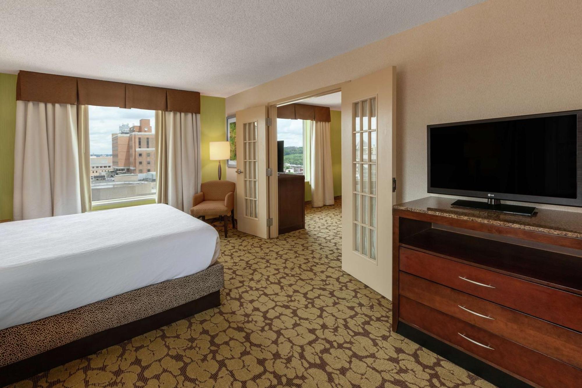Hilton Garden Inn Pittsburgh University Place Exterior foto